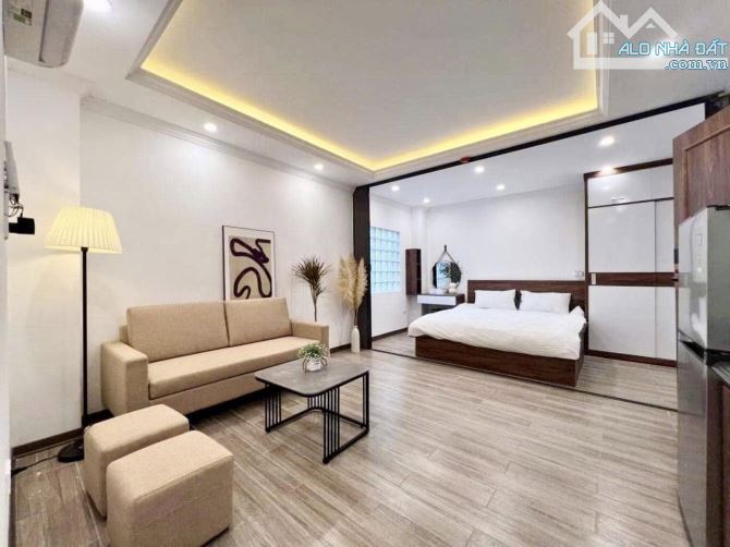 Nhà đẹp 3 tầng nội thất hiện đại thoáng mát trên trục đường lớn Văn Tiến Dũng - 1