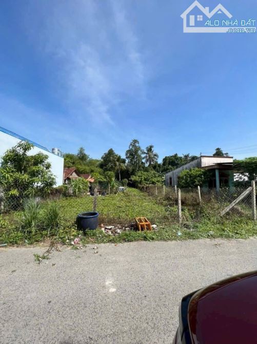Bán đất mặt tiền đường Bình Nhâm 04 mặt sau View Rạch cực đẹp - 1