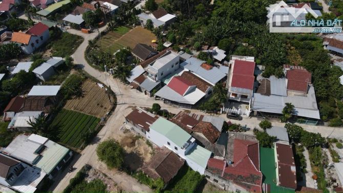 Bán nhanh căn biệt thự rộng rãi thị trấn Diên Khánh đường oto thông ra Hà Huy Tập - 1