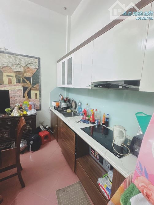 Bán gấp nhà Yên Lạc 39/43m2, 4T dân xây, ngõ thông, phân lô, gần phố. Giá 11.5 tỷ sổ đỏ cc