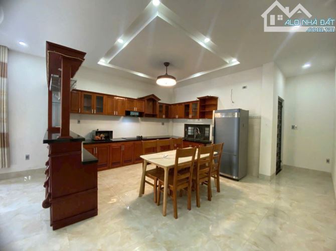 Bán biệt thự 3 tầng 182m đất (10x18) mặt tiền đường 15m Xuân Quỳnh Khu Nam Việt Á - 1