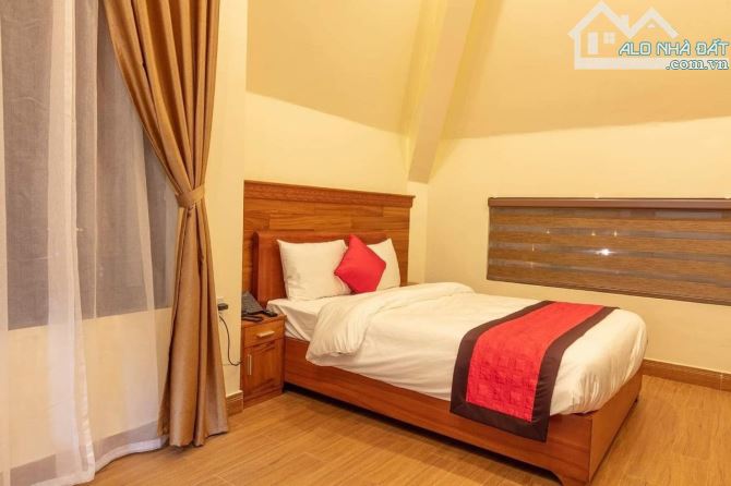 Bán Biệt thự hai mặt tiền Đồi Huy Hoàng, P8, Đà Lạt view thành phố - 1
