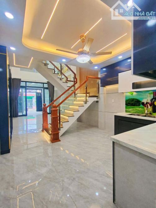 Bình Tân, hẻm nhựa thông, Nhà đep 5 tầng 68m2, ô tô thông, Rẻ - 1