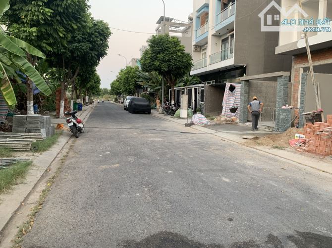 An Thiên Lý 100m2 đường D19 giá 7,5tỷ thương lượng - 1