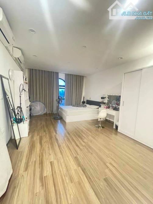 Bán nhà Quán Thánh Ba Đình Ngõ ô tô Dt 120 m2 4 tầng mt 6m Giá 43,5 tỷ lh Huyền 7X - 1