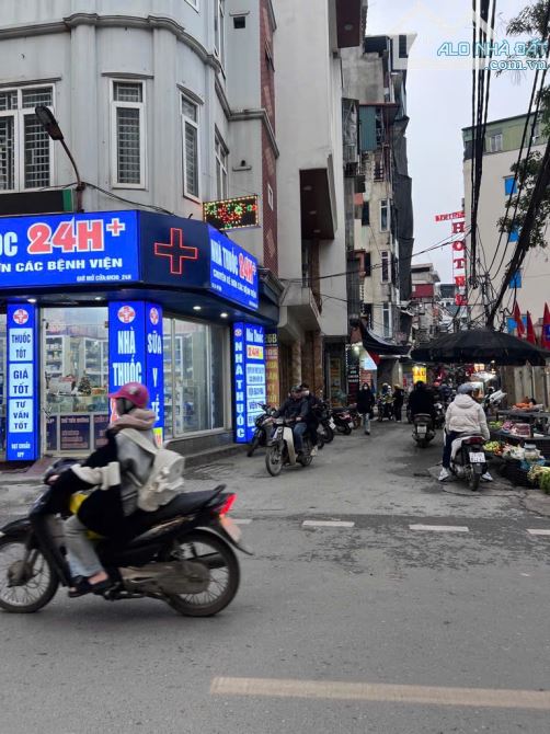 BÁN CCMN NGUYỄN HOÀNG – 8 TẦNG THANG MÁY – DÒNG TIỀN 2 TỶ/NĂM – FULL ĐỒ – Ô TÔ ĐỖ CỬA, - 1