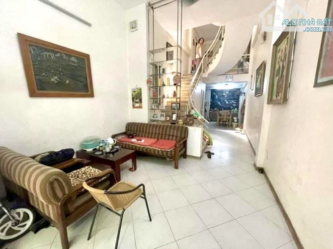 Đỉnh Kao! 4 tầng 59m2 Hơn 8 Tỷ nhà đẹp phố Hào Nam - Gần Phố, ngõ thông tứ phía - 1