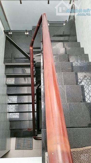 Cạnh Q1 -96m2 -HXH-4x20 nở hậu -4 tầng - 12 CHDV - 11.X - 1
