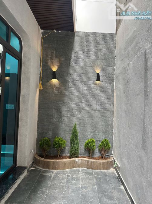 Mình bán nhà phố Thiên Lôi - Hải Phòng  - Diện tích gần 50m2 - Nhà 4 tầng có sân cổng - 12