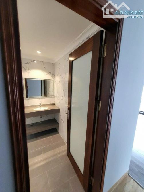 PHỐ HUỲNH THÚC KHÁNG - NGUYÊN HỒNG - TÒA BUILDING 2 MẶT TIỀN 10M & 7M - 80M2 - 8 TẦNG - 15