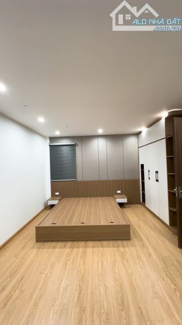 Nhà đẹp Vũ Trọng Phụng_ Dt 35m*6 Tầng thang máy_ Mặt tiền thoáng rộng_ Sổ hoa hậu - 1