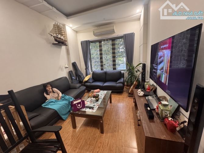 Siêu hiếm nhà đẹp Đào Tấn, Ba Đình – 60M2, 5T, 5PN –Ngõ thông, ô tô qua -Dân xây,gần Lotte - 2