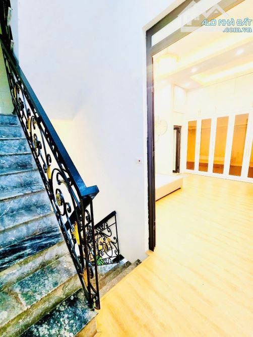 Nhà hiếm phố Đặng Tiến Đông 51m2 11,7 tỉ sổ đỏ nở hậu - 2