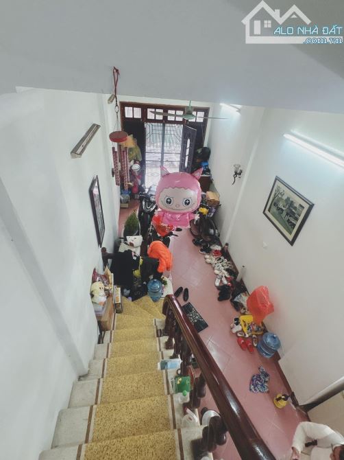 Bán gấp nhà Yên Lạc 39/43m2, 4T dân xây, ngõ thông, phân lô, gần phố. Giá 11.5 tỷ sổ đỏ cc