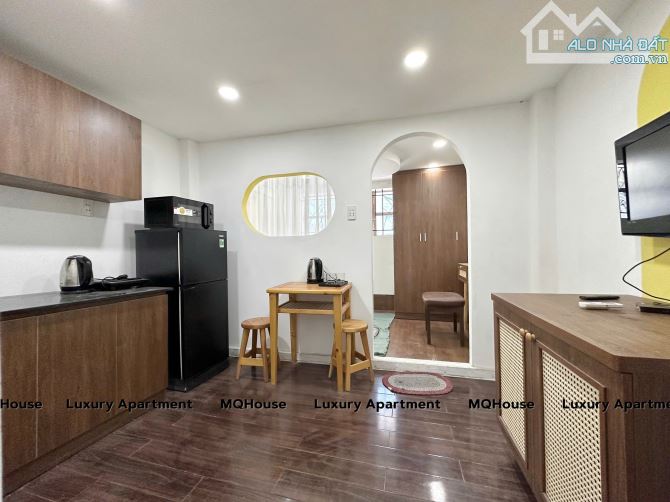 Căn hộ cho thuê ngay trung tâm quận 10, phòng tách bếp siêu rộng, cửa sổ đón nắng - 2
