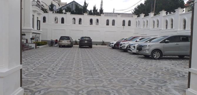 Bán Biệt thự hai mặt tiền Đồi Huy Hoàng, P8, Đà Lạt view thành phố - 2