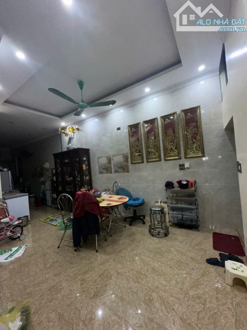 Bán gấp NR: Giáp Nhị, Hoàng Mai: Diện tích siêu rộng 141m2, ô tô vào, chỉ 5.8 Tỷ - 2