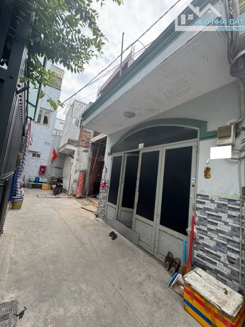 ✨ DT: 40M2 (4x10M). Kết cấu: 1 Trệt 1 Lửng (2PN, 2WC). Hẻm rộng 3M thẳng 1 trục - 3,95 Tỷ - 2