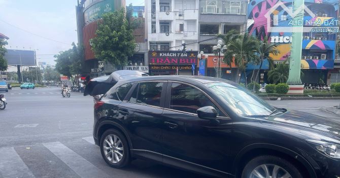 KHUVIP PHAN XÍCH LONG - NGUYỄN CÔNG HOAN +  Diện tích 70M (4 x 17,5)M; 3 tầng BTCT. - 2