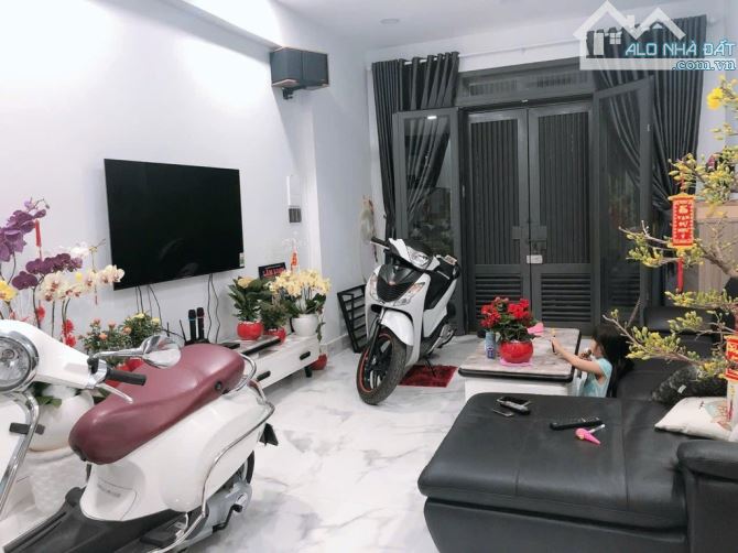 Tân Bình - giáp quận 11 - đường nhựa 5m - 4 tầng - 44m2 - chỉ 6 tỷ nhẹ - 2