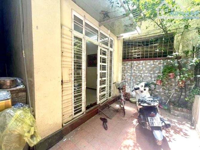Đỉnh Kao! 4 tầng 59m2 Hơn 8 Tỷ nhà đẹp phố Hào Nam - Gần Phố, ngõ thông tứ phía - 2