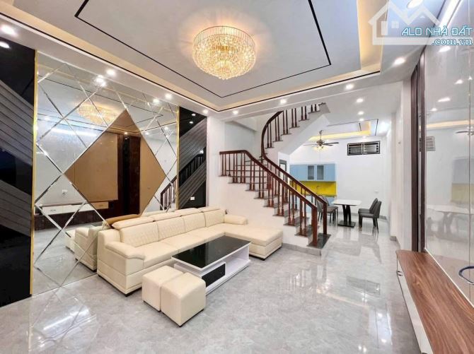 🌻🌻🌻 Căn nhà 3 tầng xây mới ngõ đường Ngô Tất Tố thông sang Đinh Công Tráng - P. Lộc Hạ - 2