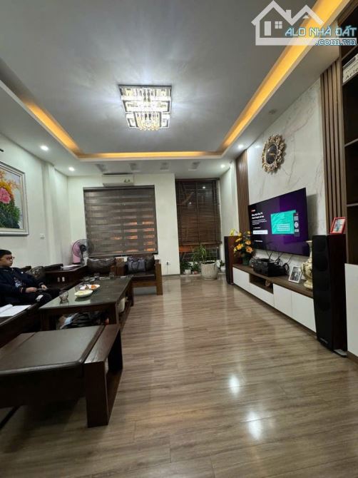 BÁN NHÀ TÔ HIỆU – GARA Ô TÔ – KINH DOANH 🔥  🏡 Diện tích: 47m² x 5 tầng | Mặt tiền: - 2