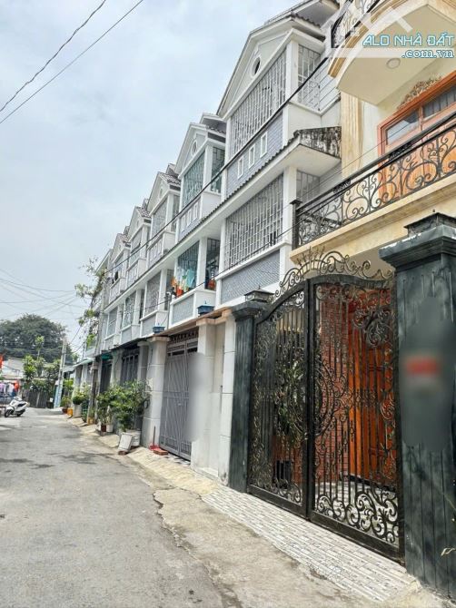 Giá tốt Hiệp Phú, khu Tân Hòa - 56m2, 3 tầng, hẻm ô tô - Chỉ 5.6 tỷ - 2