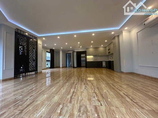 PHỐ HUỲNH THÚC KHÁNG - NGUYÊN HỒNG - TÒA BUILDING 2 MẶT TIỀN 10M & 7M - 80M2 - 8 TẦNG - 23