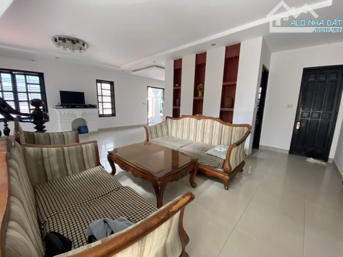 Bán Biệt thự MẶT TIỀN ĐINH TIÊN HOÀNG, TP HUẾ, view hồ, dòng tiền tốt. - 3