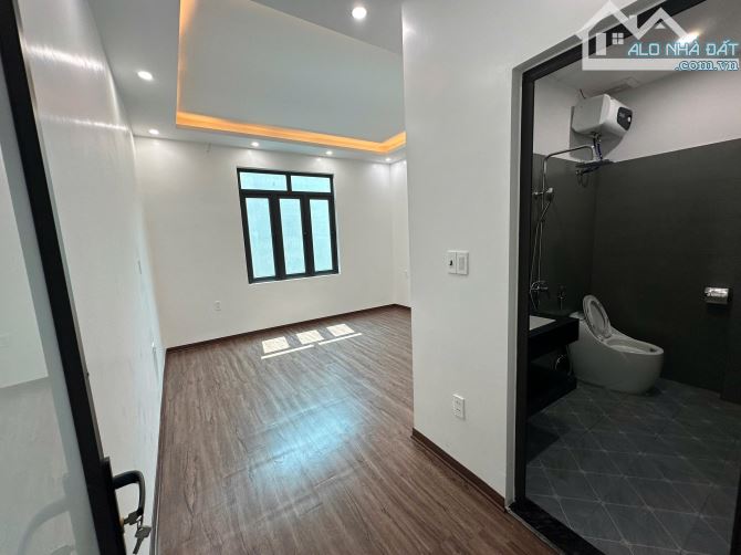 Mình bán nhà phố Thiên Lôi - Hải Phòng  - Diện tích gần 50m2 - Nhà 4 tầng có sân cổng - 3