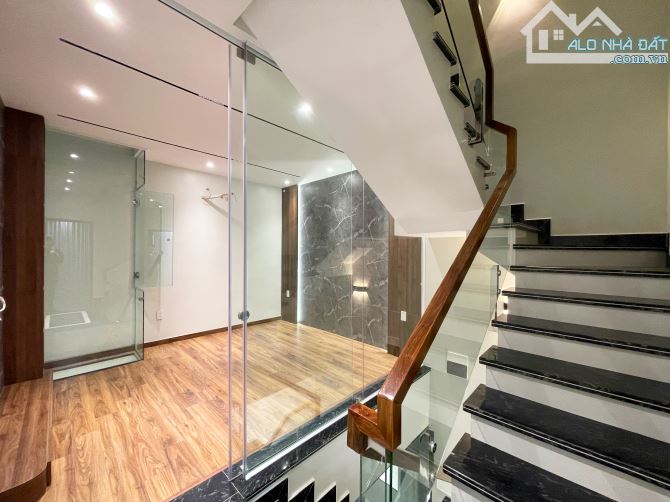 Nhà 4 tầng xây mới TĐC Sao Sáng 654 Ngô Gia Tự - 40m2 - Hướng Đông - 3