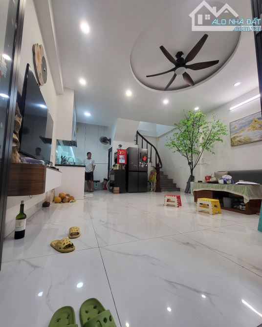 BÁN NHÀ NGUYỄN KHANG YÊN HÒA CẦU GIẤY 8 .35 TỶ 33m 5 TẦNG MT 4.9m NHÀ MỚI Ở SƯỚNG - 3