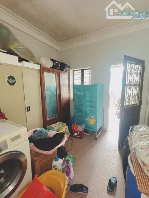 Bán gấp nhà Yên Lạc 39/43m2, 4T dân xây, ngõ thông, phân lô, gần phố. Giá 11.5 tỷ sổ đỏ cc