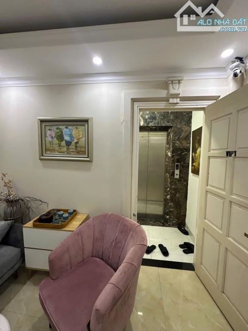 PHÂN LÔ NGUYỄN VĂN HUYÊN OTO TRÁNH NGÕ THÔNG 7 TẦNG THANG MÁY 48m MT 4.2m 18 Tỷ - 3