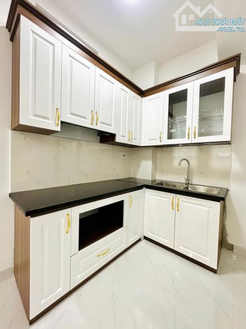 BÁN NHÀ ĐỊNH CÔNG HẠ - 31M² - 5 TẦNG - 5.9 TỶ - Ô TÔ ĐỖ CỔNG. NHÀ MỚI ĐẸP - Ở NGAY - 3