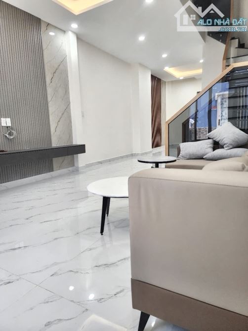 NHÀ 3 TẦNG MỚI TINH - NGANG 4M - FULL NỘI THẤT CAO CẤP - QUẬN 7 - NHỈNH 6 TỶ - 3