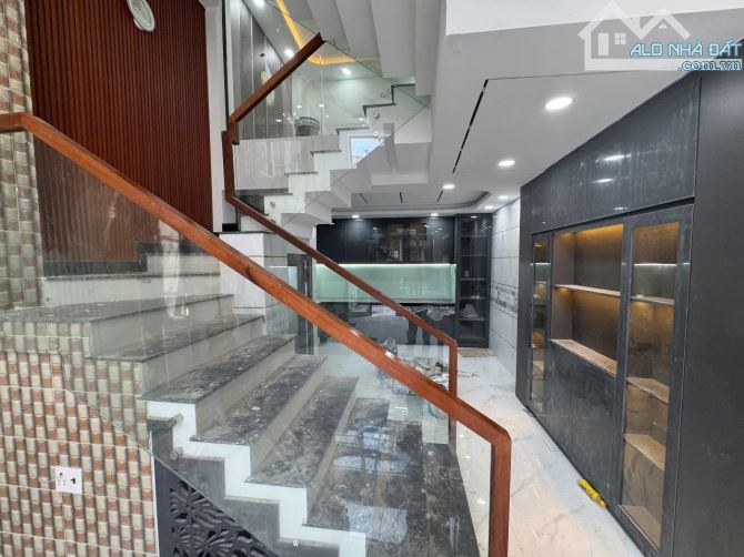 Nhà đẹp mới xây hẻm xe hơi 5 tầng BTCT đường Đất Mới phường Bình Trị Đông quận Bình Tân - 3