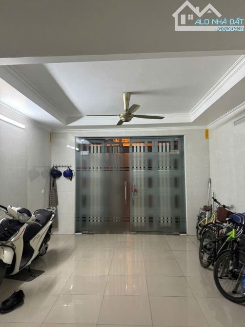 BÁN NHÀ TÔ HIỆU – GARA Ô TÔ – KINH DOANH 🔥  🏡 Diện tích: 47m² x 5 tầng | Mặt tiền: - 3