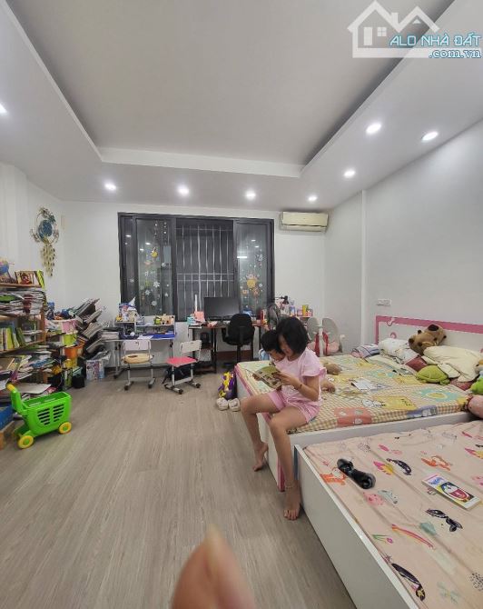 BÁN NHÀ NGUYỄN KHANG YÊN HÒA CẦU GIẤY 8 .35 TỶ 33m 5 TẦNG MT 4.9m NHÀ MỚI Ở SƯỚNG - 4
