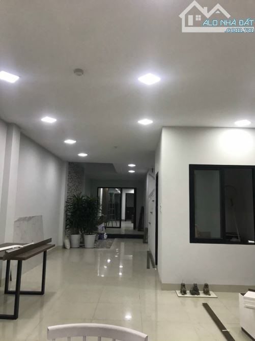Bán TÒA APARTMENT CAO CẤP TÔ NGỌC VÂN KD Diện tích  86m2, 8 tầng, MT 6,4m, giá 36 tỷ - 4