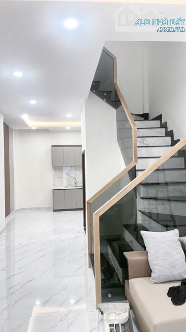 NHÀ 3 TẦNG MỚI TINH - NGANG 4M - FULL NỘI THẤT CAO CẤP - QUẬN 7 - NHỈNH 6 TỶ - 4