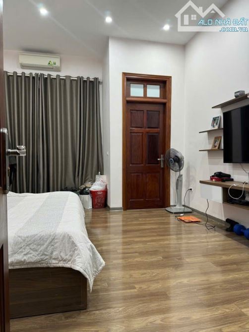 BÁN NHÀ TÔ HIỆU – GARA Ô TÔ – KINH DOANH 🔥  🏡 Diện tích: 47m² x 5 tầng | Mặt tiền: - 4