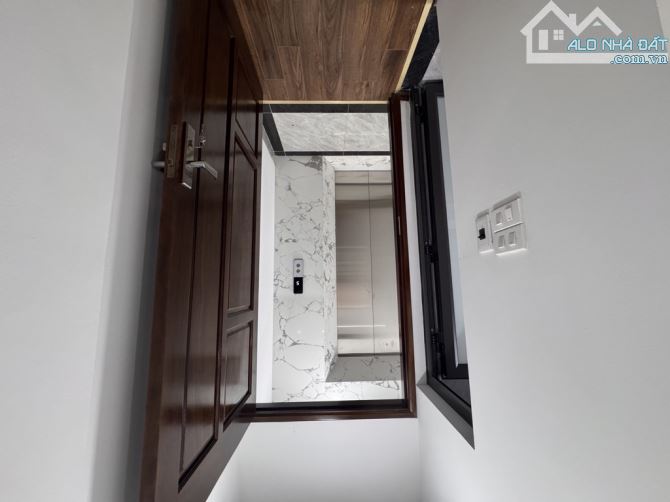 Nhà ở phố Trần Khát Chân- Hai Bà Trưng- 5T thang máy- dt: 35m- mt: 4.2m - 5
