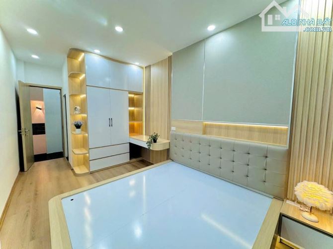 Nhà Tân Mai – Hoàng Mai 30m 6 tầng thang máy – full đồ - 1 bước ra Phố Tân Mai, 5,6 tỷ. - 5
