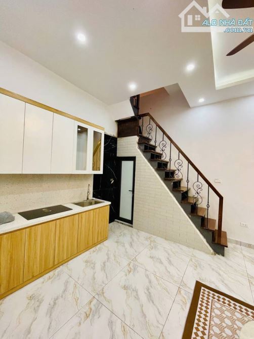 Bán nhà mặt phố Khương Thượng, 30mx3 tầng, giá 6.9, kinh doanh đa dạng, lô góc 3 thoáng - 5