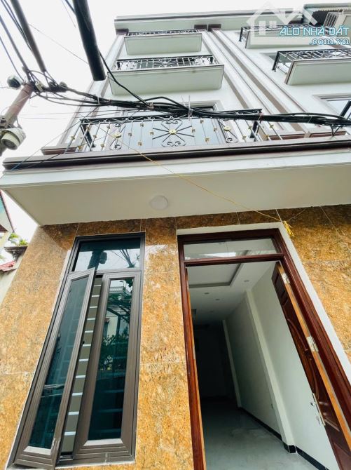 Liên Mạc-Bắc Từ Liêm 5 Tầng Mới Đẹp DT 35m .Ô Tô Vào Cửa Nhà .Giá 4,6 Tỷ - 5