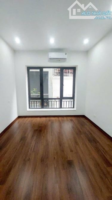 Nhà dân xây Dương Quảng Hàm - Cầu Giấy 45m2 nhỉnh 11 tỷ xây 4 tầng - sẵn sổ - 100M RA NGUY - 5