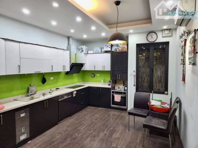 Bán nhà ngõ 10M Vỉa hè KINH DOANH Trần Quốc Hoàn, Cầu Giấy 50m 5T MT4,13 Sổ A4 19,69 tỷ - 5