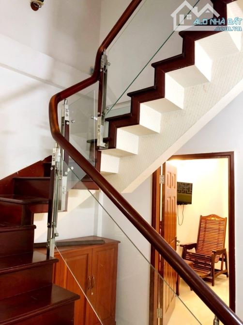 BÁN NHÀ NGUYỄN CỬU VÂN, BÌNH THẠNH -  HẺM XE HƠI - KẾ Q1 - 3 TẦNG - DT 105M2 - NHỈNH 13 TỶ - 5